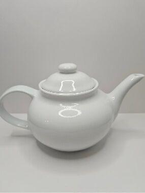 World Market White Ceramic Teapot with Lid 9x5